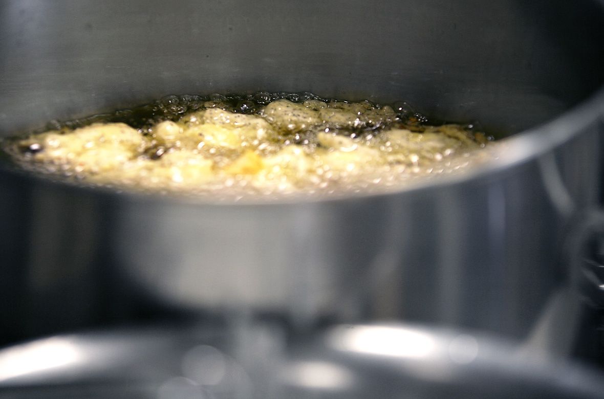 Stiftung Fintan - Gastro Fintan - Kochendes Öl 